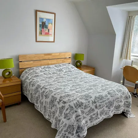 Lovely Bournemouth Cottage With Beautiful Large Garden, 5 Min To The Beach By Car-3